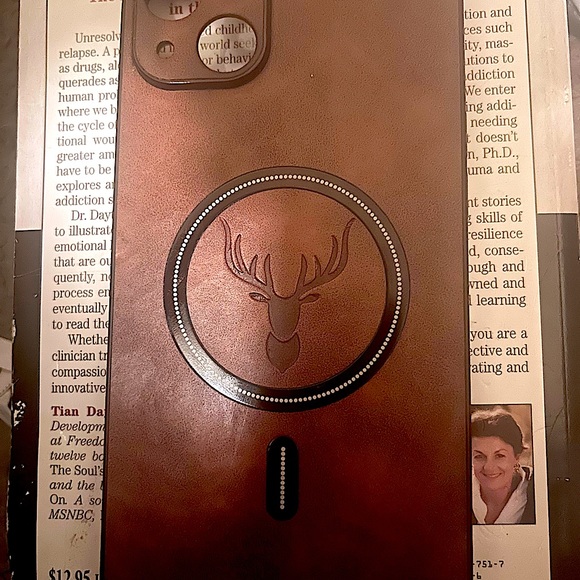 MagSafe IPhone 14 Plus Dark Brown Phone Case! Brand new! - Picture 4 of 4